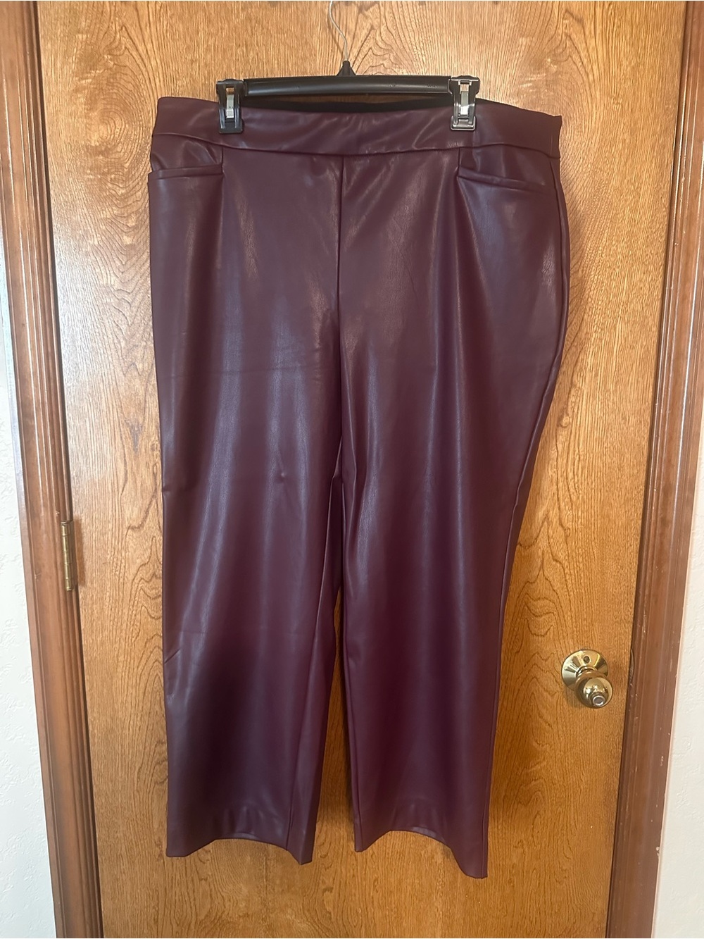 Chico’s Faux Leather Crop Pants in Burgundy size 3 (16 or XL)